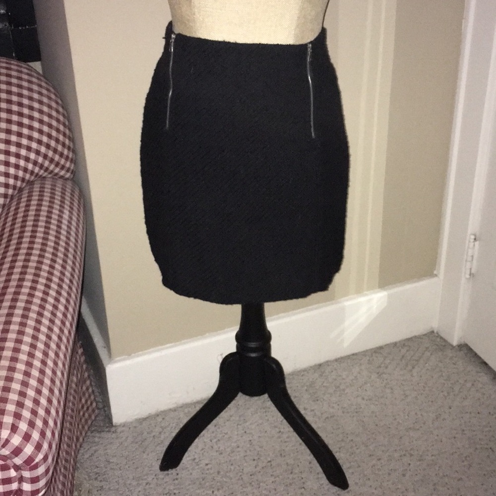 Black Loft Skirt with Double Zippers